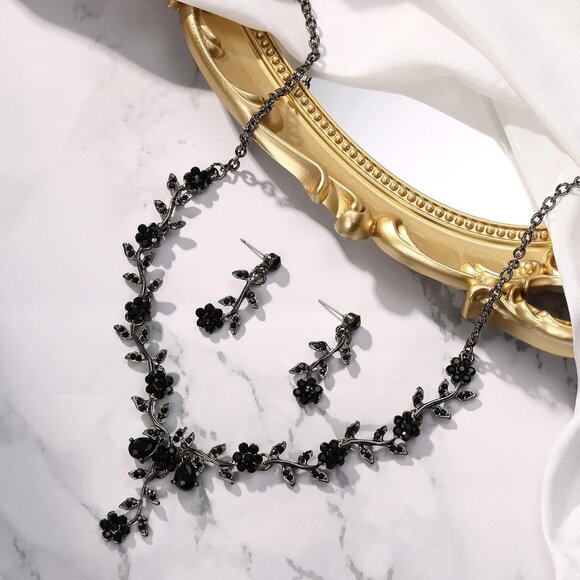 Elegant Bridal Jewelry Set: Crystal Dangle Earrings & Pendant Necklace - Black - Picture 5 of 7